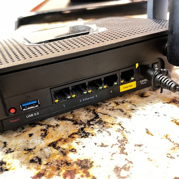 Linksys MR9000 Max Stream AC3000 Tri-Band Mesh Wifi 5 Router - Picture 6 of 10